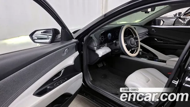 Hyundai AVANTE Inspiration — Фото автомобиля 10