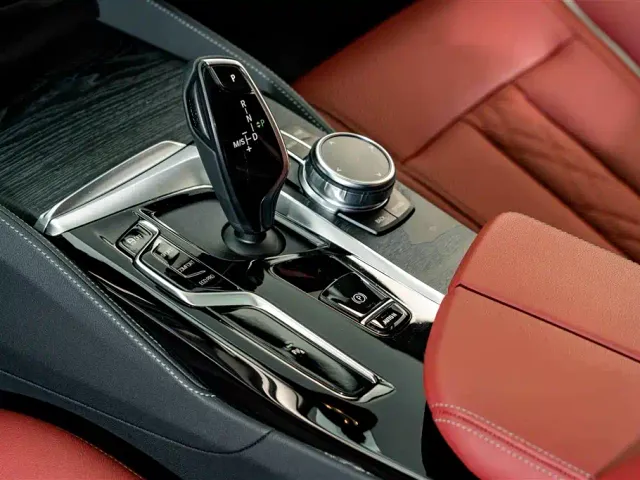 BMW 5 Series — Фото автомобиля 11