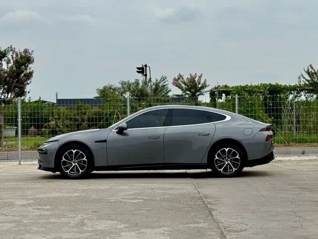 Xpeng P7 — Фото автомобиля 3