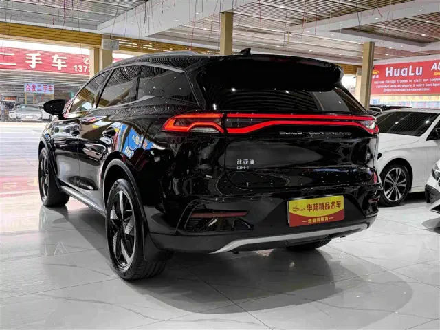 BYD Tang — Фото автомобиля 4
