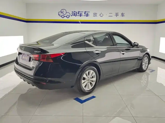 Nissan Teana — Фото автомобиля 3