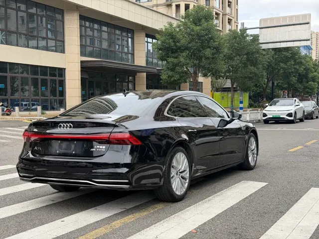 Audi A7L — Фото автомобиля 17