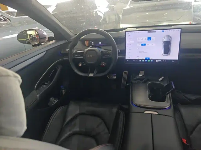 Xiaomi SU7 — Фото автомобиля 10