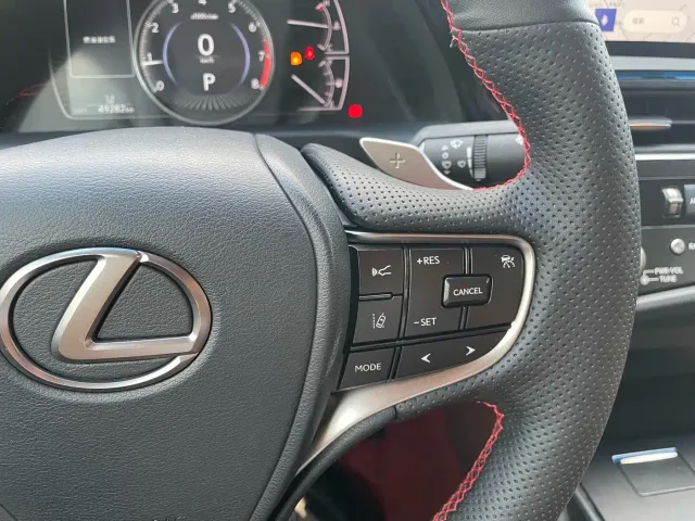 Lexus ES — Фото автомобиля 25