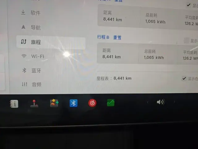 Tesla Model 3 — Фото автомобиля 11