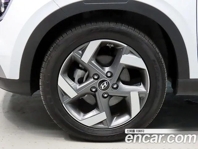 Hyundai Venue — Фото автомобиля 19