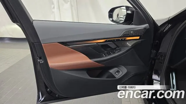 BMW i5 G60 — Фото автомобиля 13
