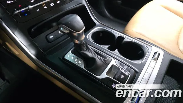 Kia Canival Carnival 4 поколение Бензин 9 мест Prestige — Фото автомобиля 9