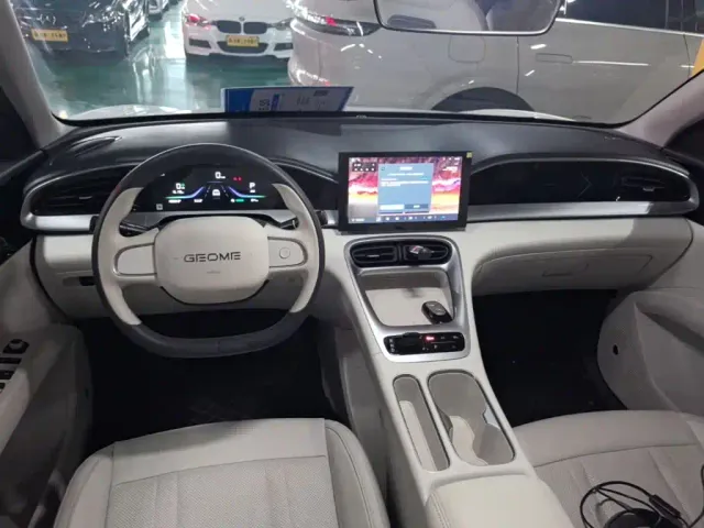 Geely Starry Wish — Фото автомобиля 9