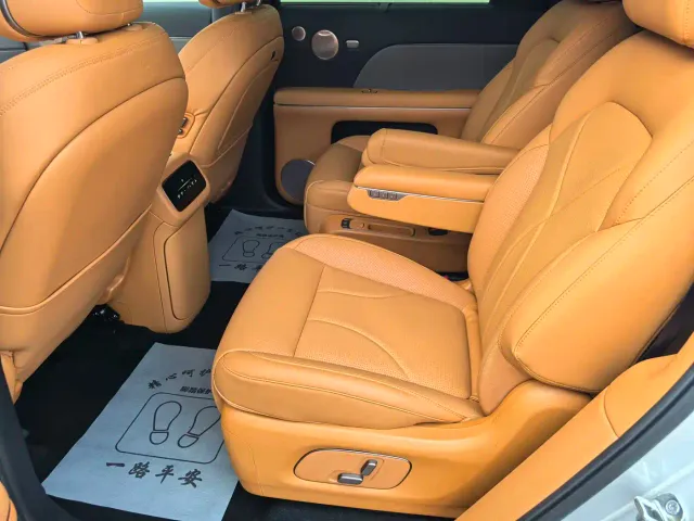 IM Motors LS8 — Фото автомобиля 6