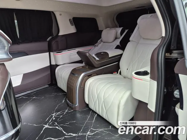 Kia Carnival Generation 4 — Фото автомобиля 7