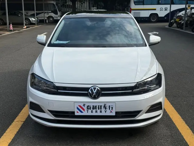Volkswagen Polo — Фото автомобиля 2