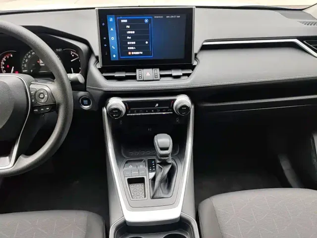 Toyota RAV4 — Фото автомобиля 12