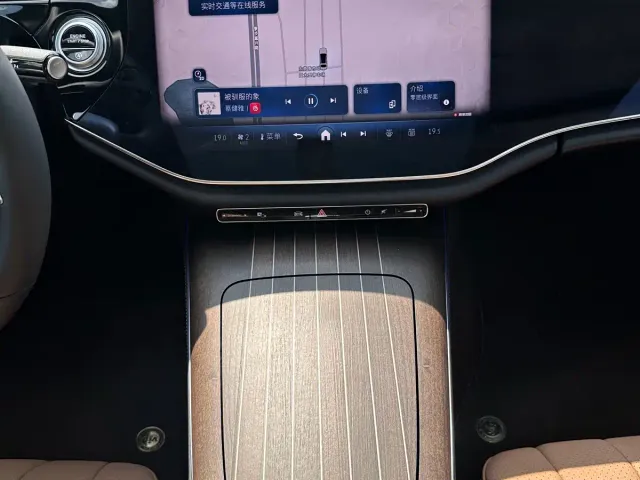 Mercedes-Benz E-Class — Фото автомобиля 12
