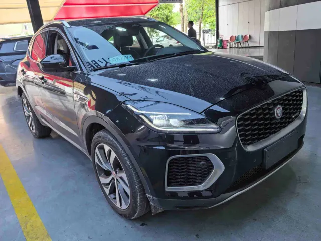 Jaguar Jaguar E-PACE 2024 Youth Sport Edition R-DYNAMIC — Фото автомобиля 3