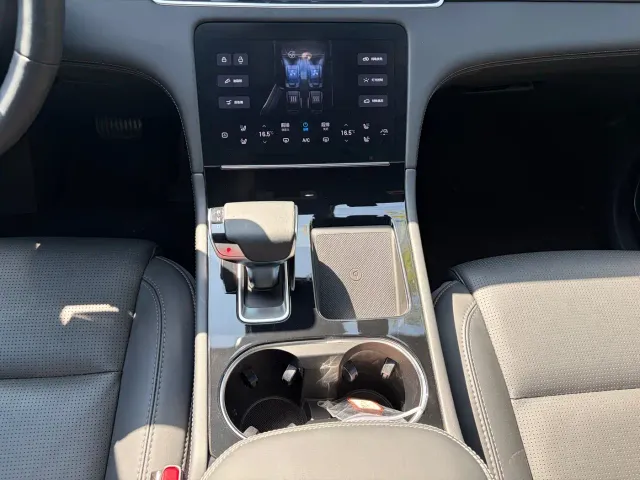 Li Auto ONE — Фото автомобиля 12