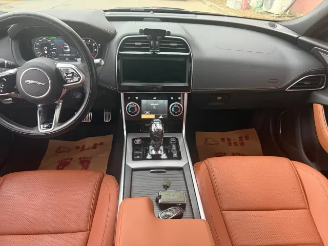 Jaguar XEL — Фото автомобиля 18
