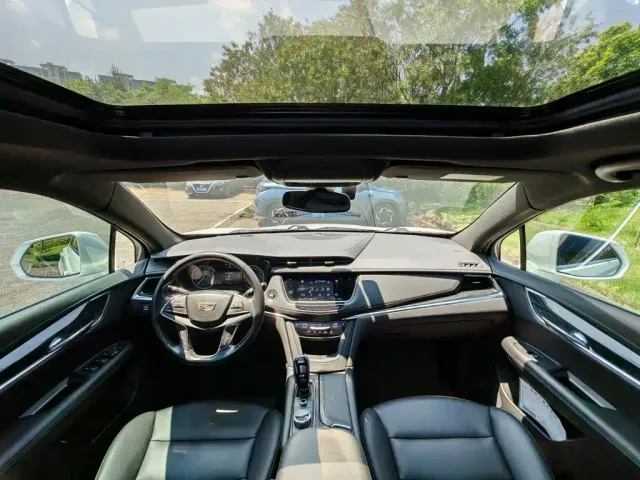 Cadillac XT5 — Фото автомобиля 11