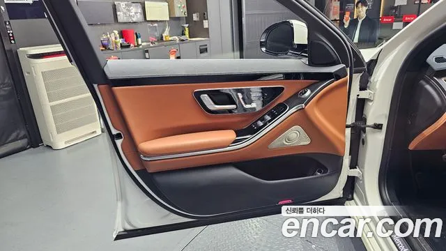 Mercedes-Benz S-Class — Фото автомобиля 23