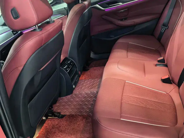 BMW 5 Series — Фото автомобиля 7