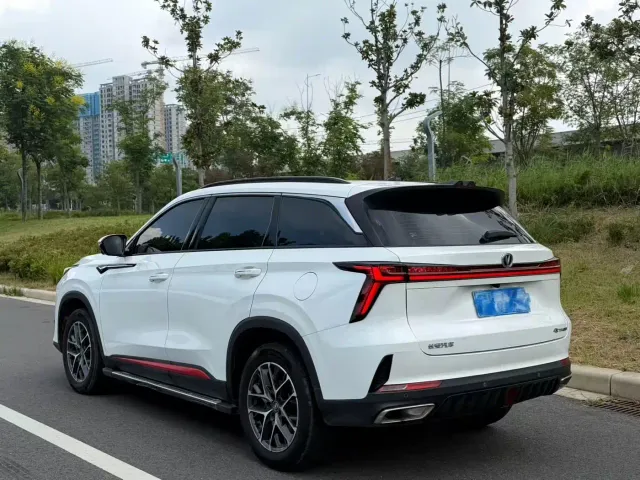 Changan CS75 Plus — Фото автомобиля 8