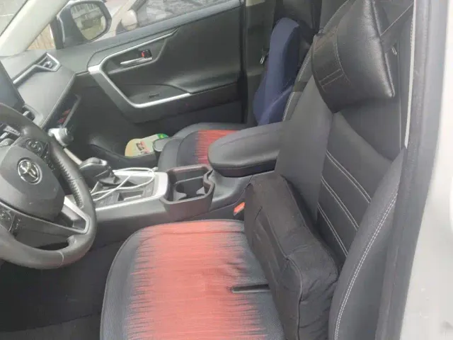 Toyota RAV4 — Фото автомобиля 11
