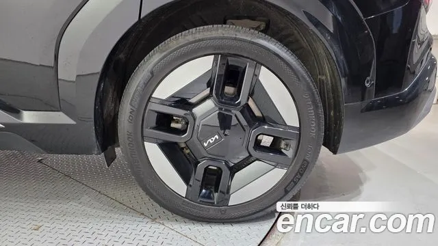 Kia EV9 — Фото автомобиля 6