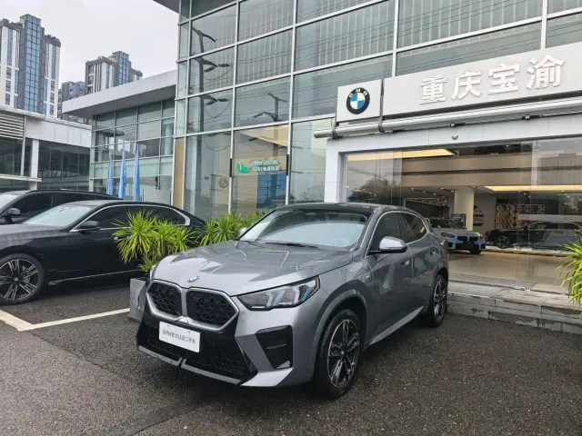 Фотография автомобиля — BMW X2