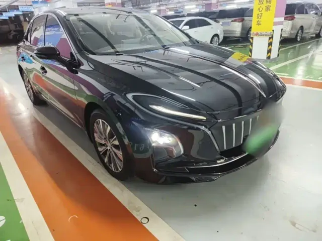 Hongqi E-QM5 — Фото автомобиля 3