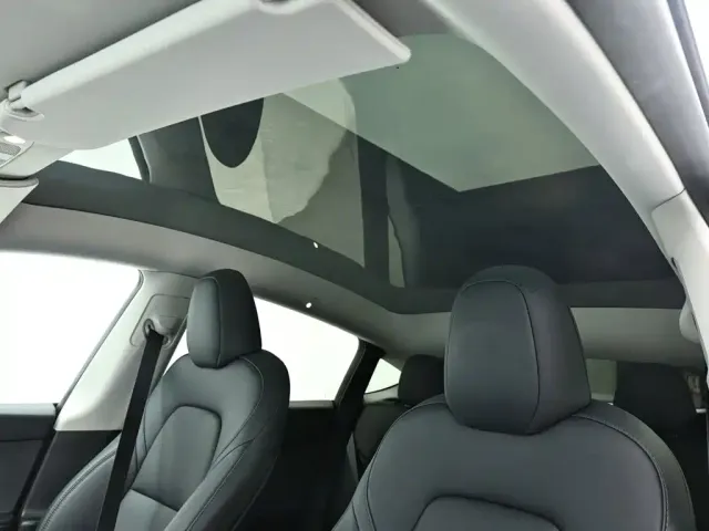 Tesla Model Y — Фото автомобиля 13