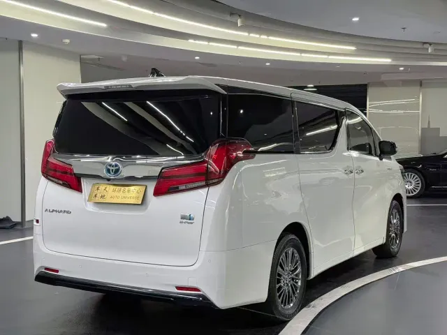Toyota Alphard — Фото автомобиля 21