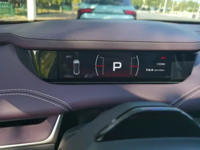 Xiaomi SU7 — Фото автомобиля 7