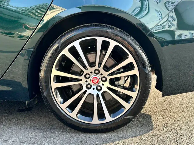 Jaguar XFL — Фото автомобиля 9