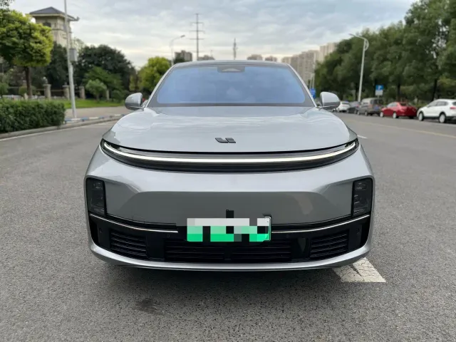 Li Auto L7 — Фото автомобиля 4