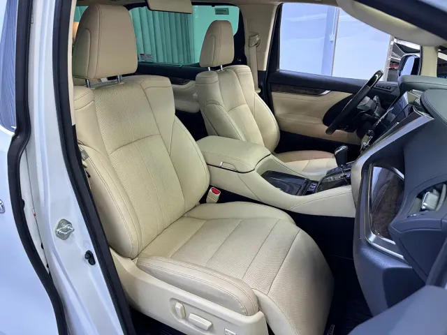 Toyota Vellfire — Фото автомобиля 19
