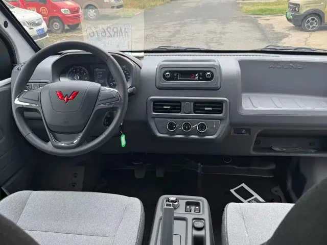 Wuling Yangguang — Фото автомобиля 5