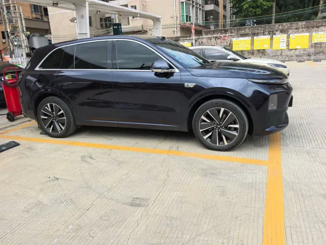 Li Auto L6 — Фото автомобиля 6