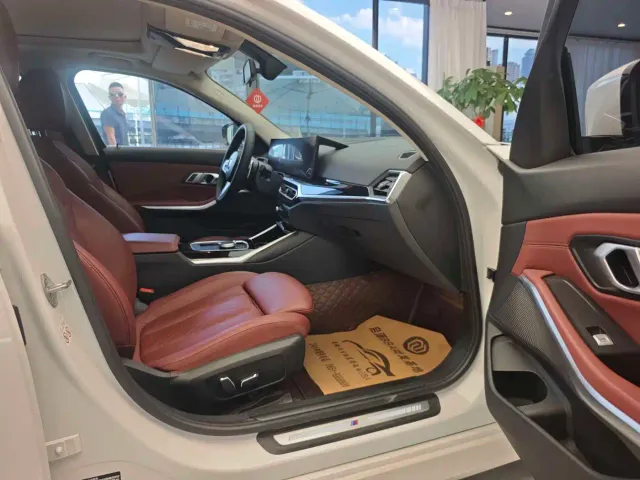BMW 3 Series — Фото автомобиля 12