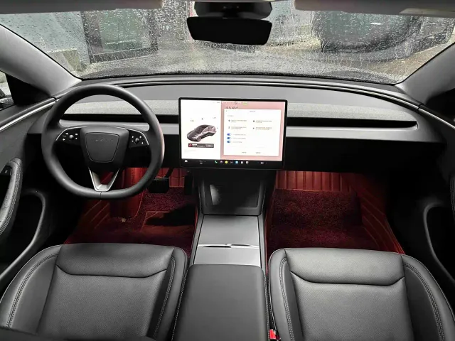 Tesla Model 3 — Фото автомобиля 6
