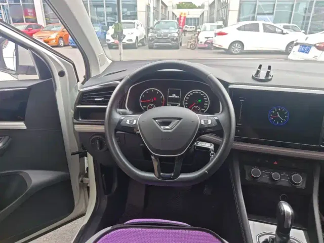 Jetta VS7 — Фото автомобиля 10