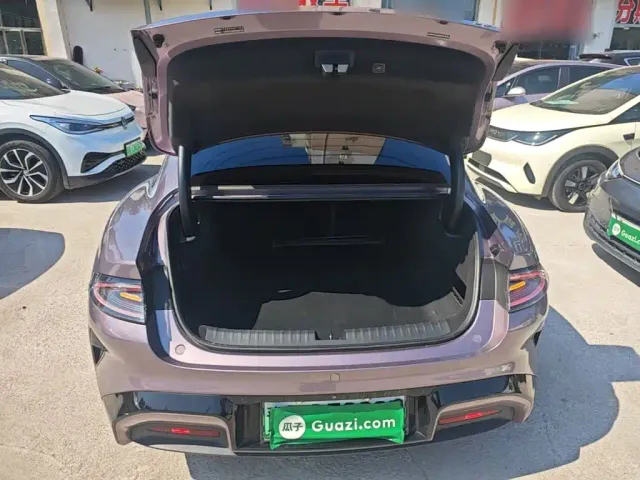 Xiaomi SU7 — Фото автомобиля 18