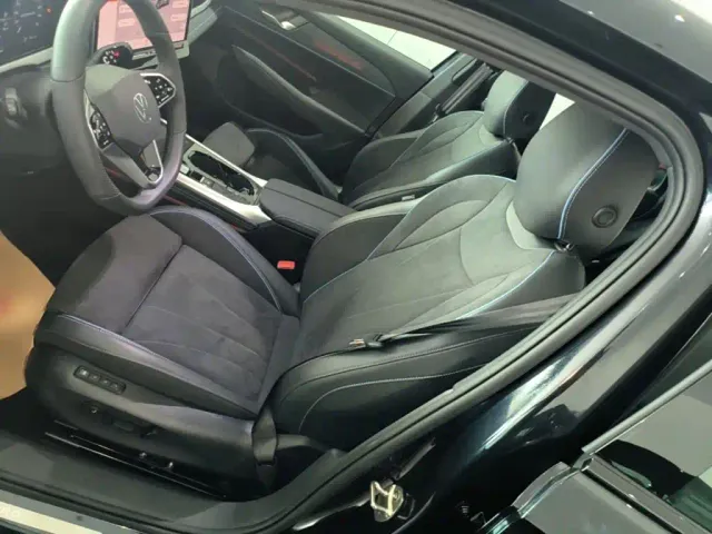 Volkswagen Passat — Фото автомобиля 14