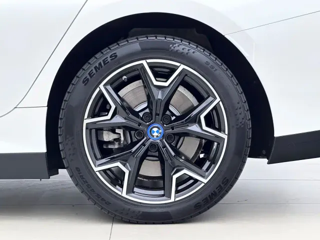 BMW i3 — Фото автомобиля 14