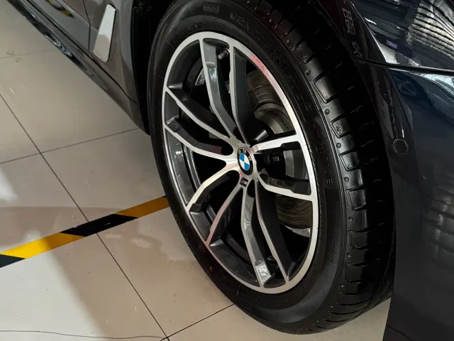 BMW 5 Series — Фото автомобиля 6