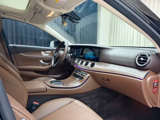 Mercedes-Benz E-Class — Фото автомобиля 15