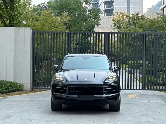 Porsche Cayenne — Фото автомобиля 2