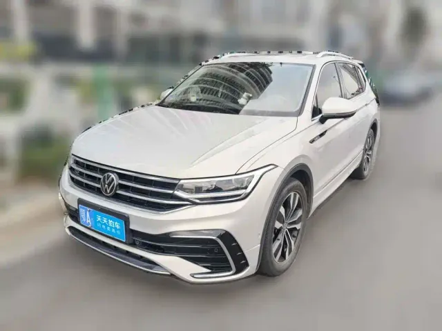 Фотография автомобиля — Volkswagen Tiguan L