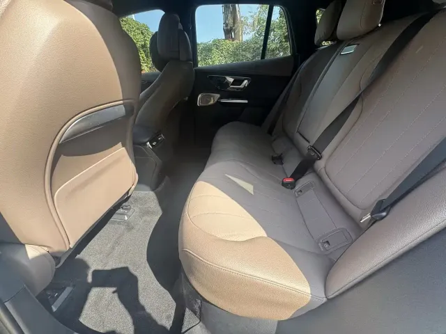 Mercedes-Benz EQE SUV — Фото автомобиля 15