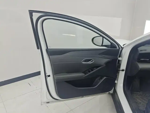 BYD Qin L — Фото автомобиля 7