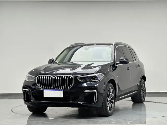 Фотография автомобиля — BMW X5